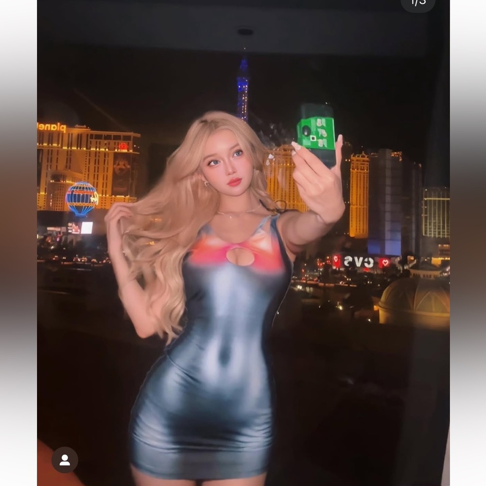 Finesse Sabrina body print mini dress